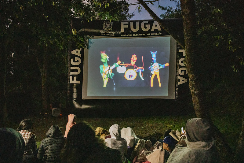 Proyección audiovisual en pantalla gigante