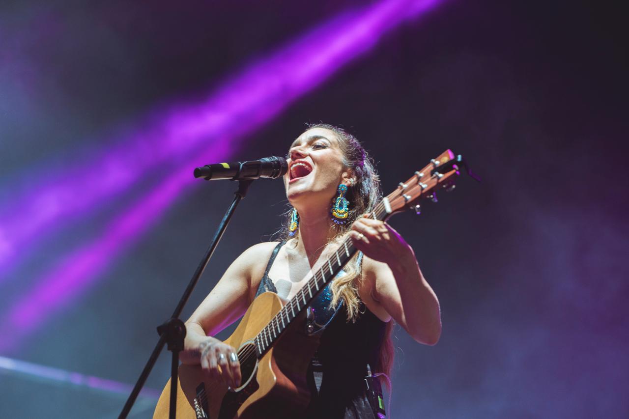 Laura KAlop en concierto