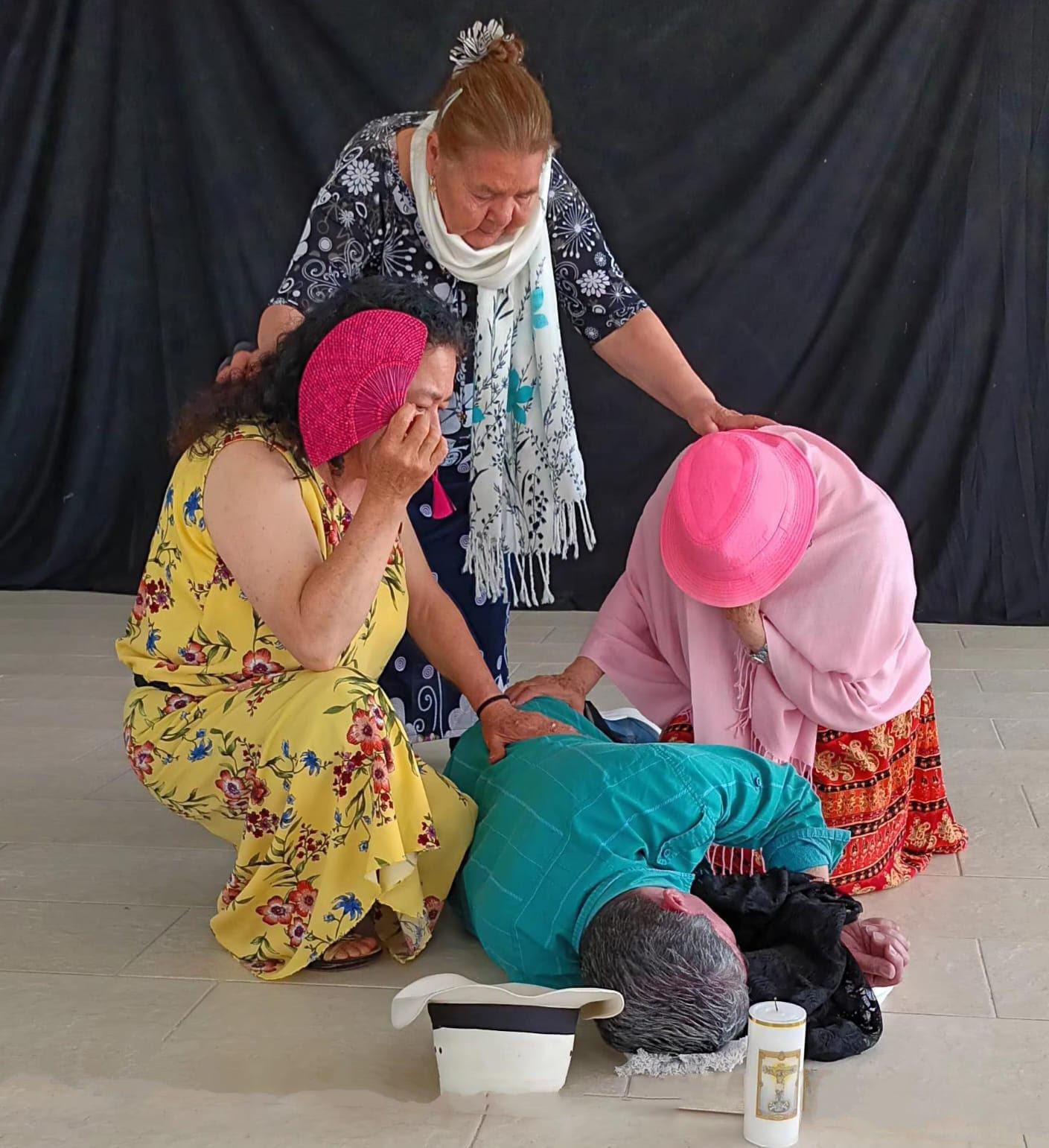 Obra de teatro en el muelle de la Fuga