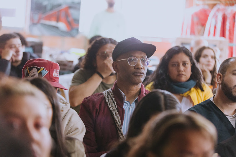 Personas en Actividad en el Muelle de la FUGA