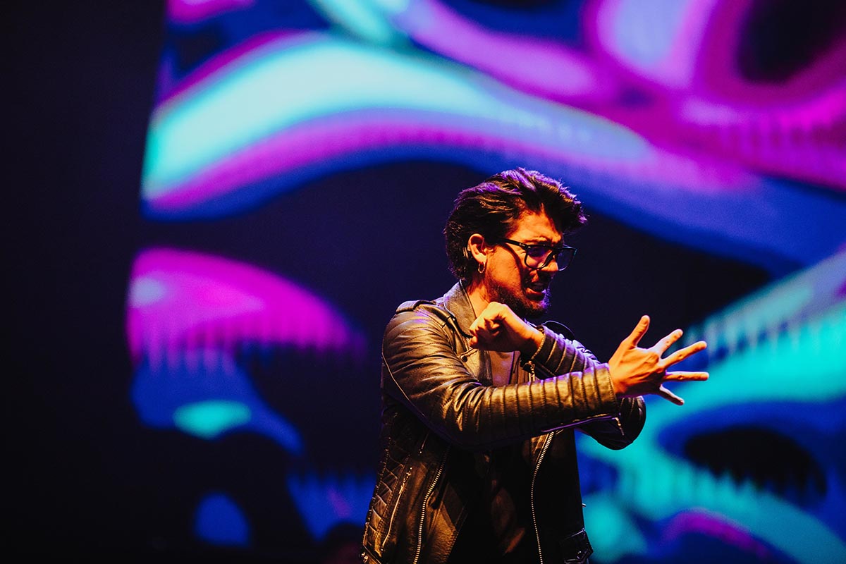 interprete de señas en una actividad de la FUGA