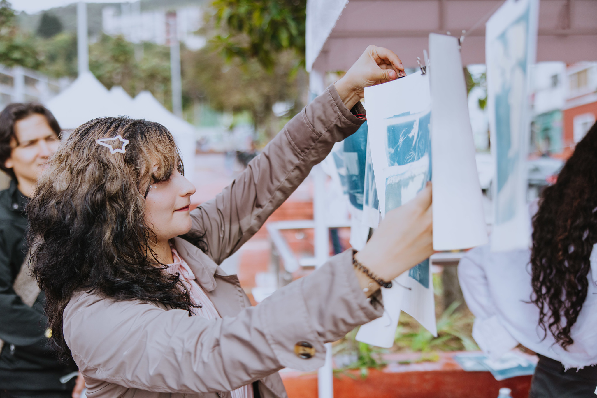 Persona en una actividad artística de la FUGA