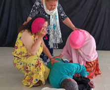 Obra de teatro en el muelle de la Fuga