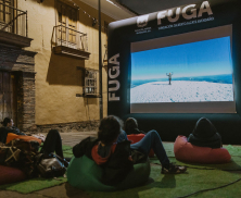 Actividad con pantalla de Cine en la Calle 10