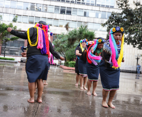 Muestra cultural en el Parque Santander