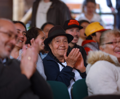 PErsonas en Actividad en el Muelle de la FUGA