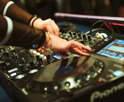 Dj en evento de la FUGA