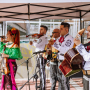 Músicos durante un show de la FUGA